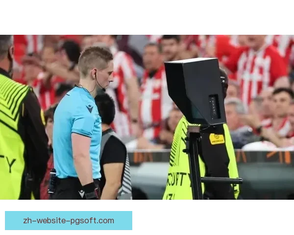 2025年新版世俱杯启用半自动越位识别技术推动足球判罚进入智能新时代 ⚽📡